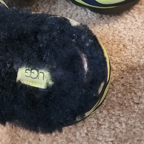 UGG Maxi SlideTiger Print Platform Sandals - Picture 7 of 14